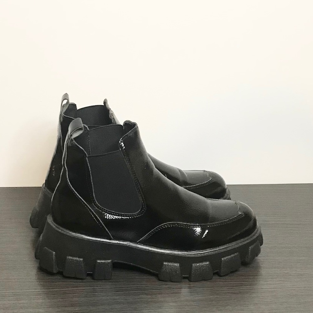 Chic Black Patent Leather Platform Combat Boots Size 7